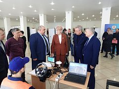 Перед началом участники актива посетили выставку достижений по итогам года.